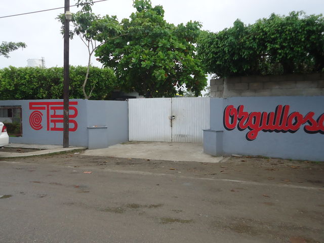 ENTRADA AL PLANTEL